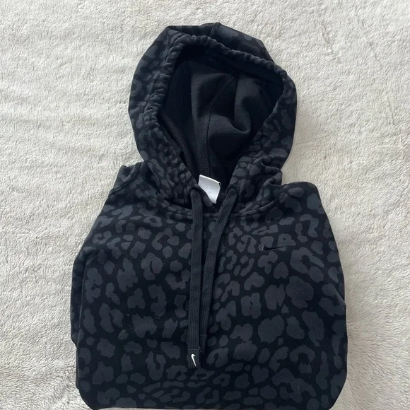 Nike discount cheetah hoodie